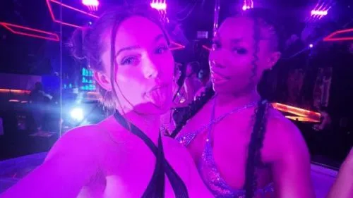 [LetsPostIt] Alexis Perez, Juniper Ren & Peach (Sex In The Vip Room)